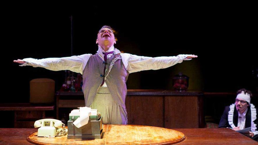 Το Μαγαζάκι των Αυτοκτονιών | Α ΚΙΝ | Φωτογραφία: Αλεξάνδρα Μωραΐτη